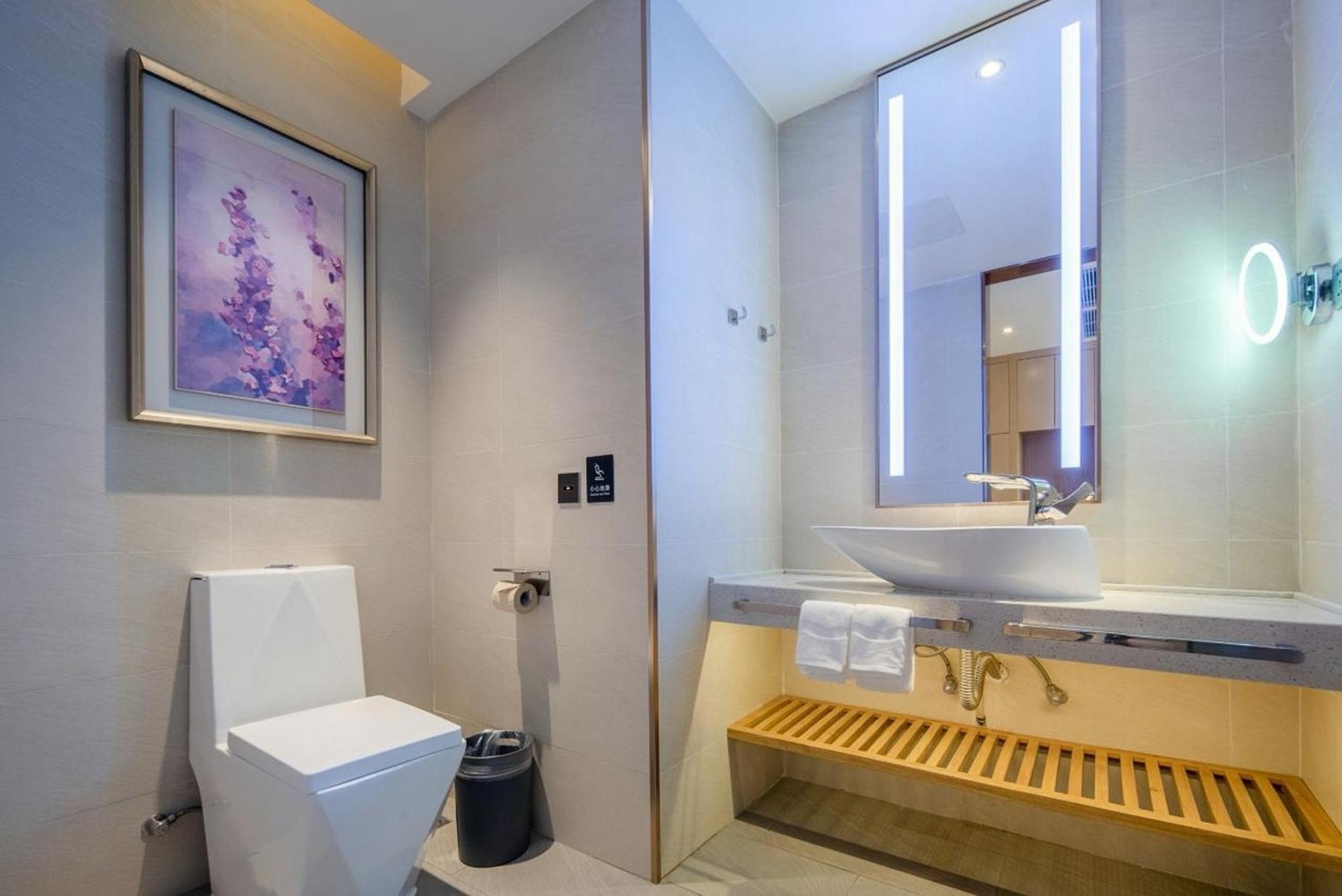 Echarm International Hotel Guangzhou Baiyun International Airport Huadu Plaza Branch - Free Deliver Service To Guangzhou Baiyun International Airport & Free Deliver Service To Canton Fair Complex During Canton Fair Period Exterior foto