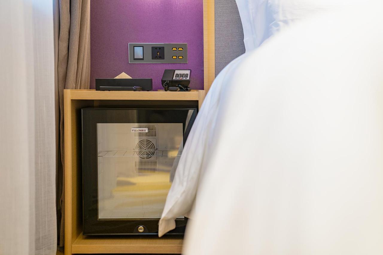 Echarm International Hotel Guangzhou Baiyun International Airport Huadu Plaza Branch - Free Deliver Service To Guangzhou Baiyun International Airport & Free Deliver Service To Canton Fair Complex During Canton Fair Period Exterior foto
